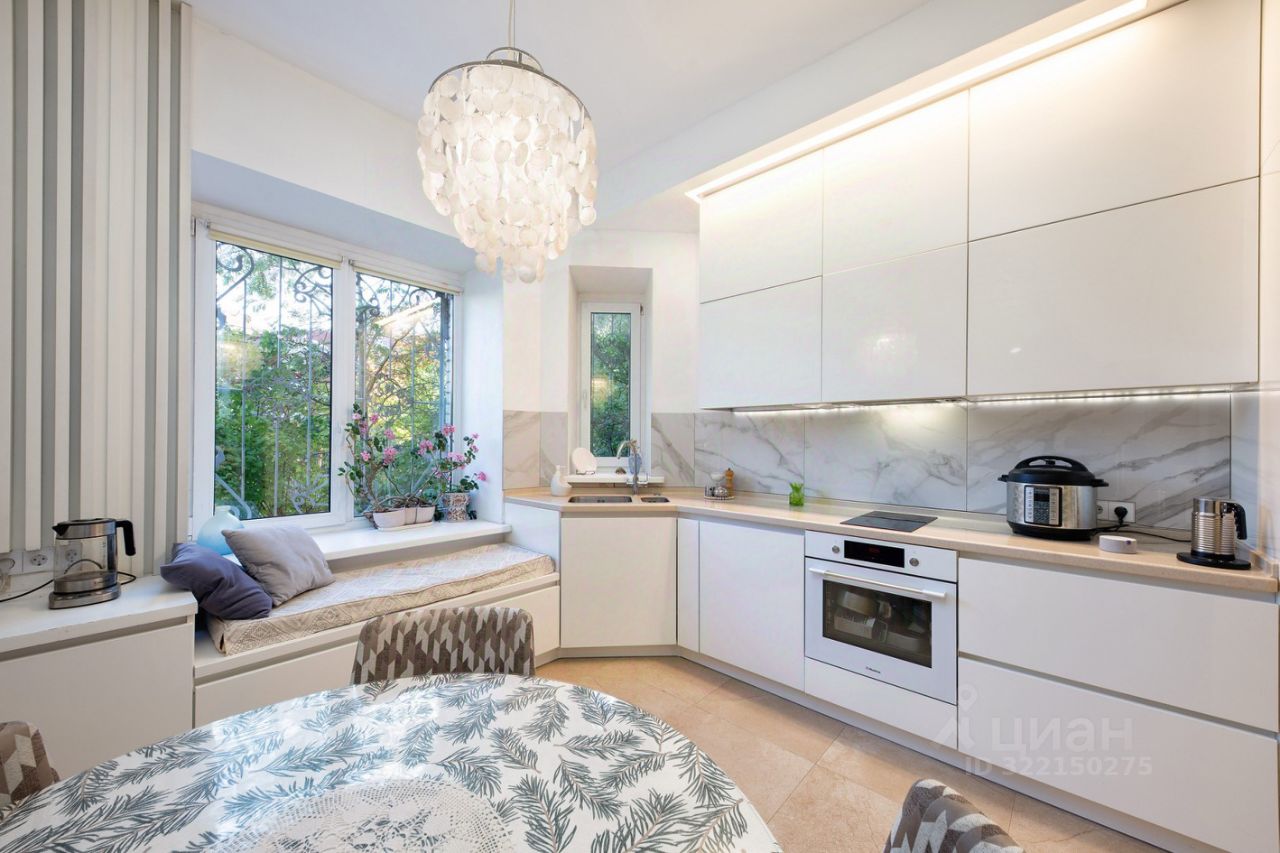 Продажа 3-комн квартиры на вторичном рынке Пушкин, Малиновская улица, 11