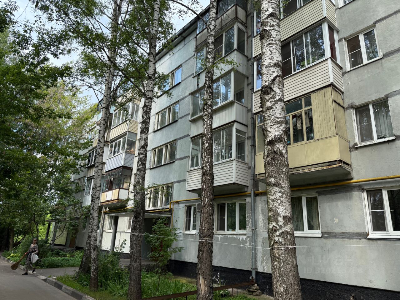 Продажа 3-комн квартиры на вторичном рынке Апрелевка, улица Комсомольская, 16