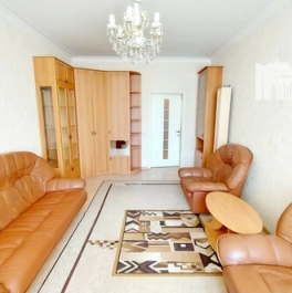 Продажа 2-комн квартиры на вторичном рынке улица Академика Комарова,  д. 18