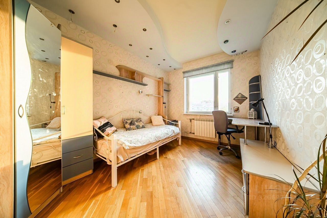 Продажа 3-комн квартиры на вторичном рынке аллея Поликарпова, 2