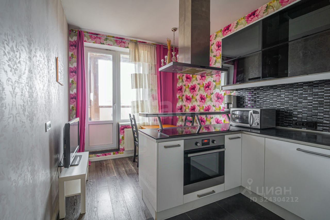 Продажа 1-комн квартиры на вторичном рынке Шуваловский проспект, 37к1