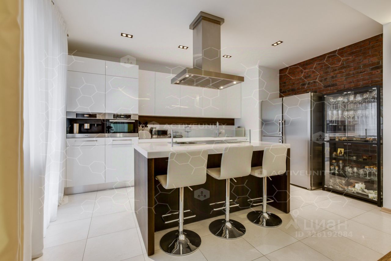 Аренда 4-комн квартиры на вторичном рынке Корпусная улица, 9