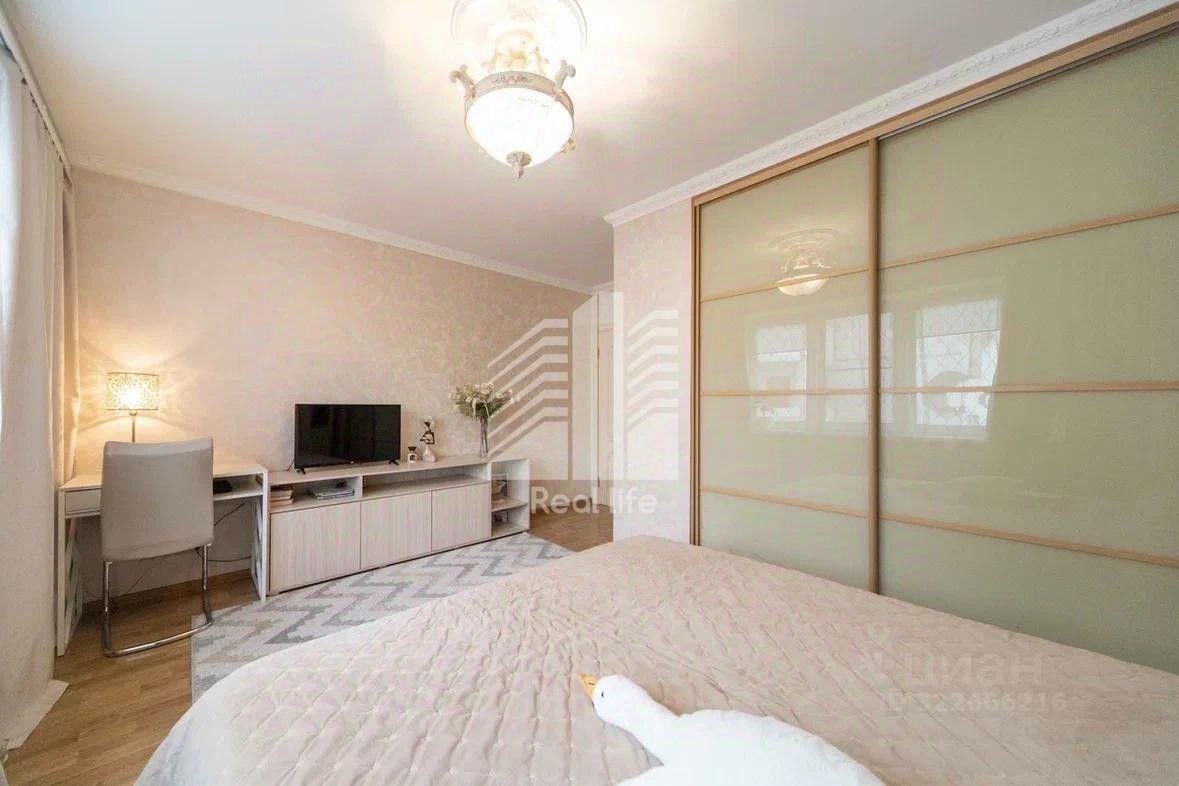 Продажа 3-комн квартиры на вторичном рынке Северный мкр, улица Северная, 4