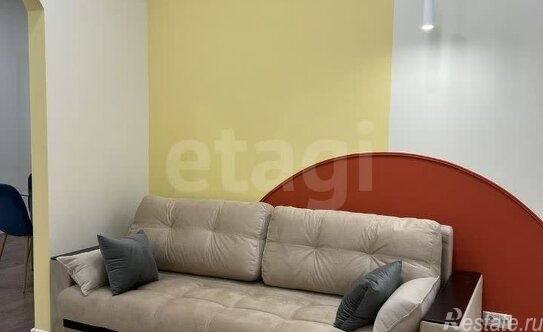 Продажа 2-комн квартиры на вторичном рынке Мосфильмовская улица