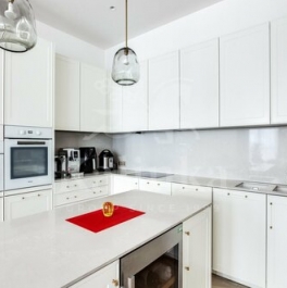 Продажа 4-комн квартиры на вторичном рынке Пироговская М. ул,  д. 8