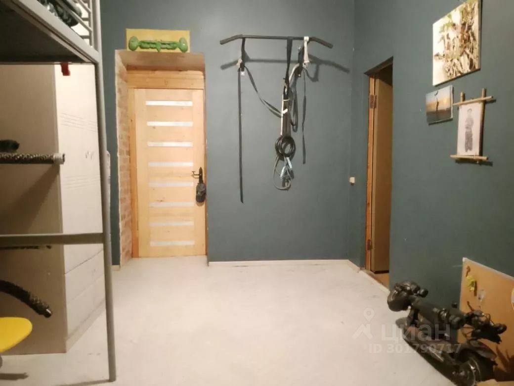 Продажа 3-комн квартиры на вторичном рынке 16-я Васильевского острова линия, 25Б