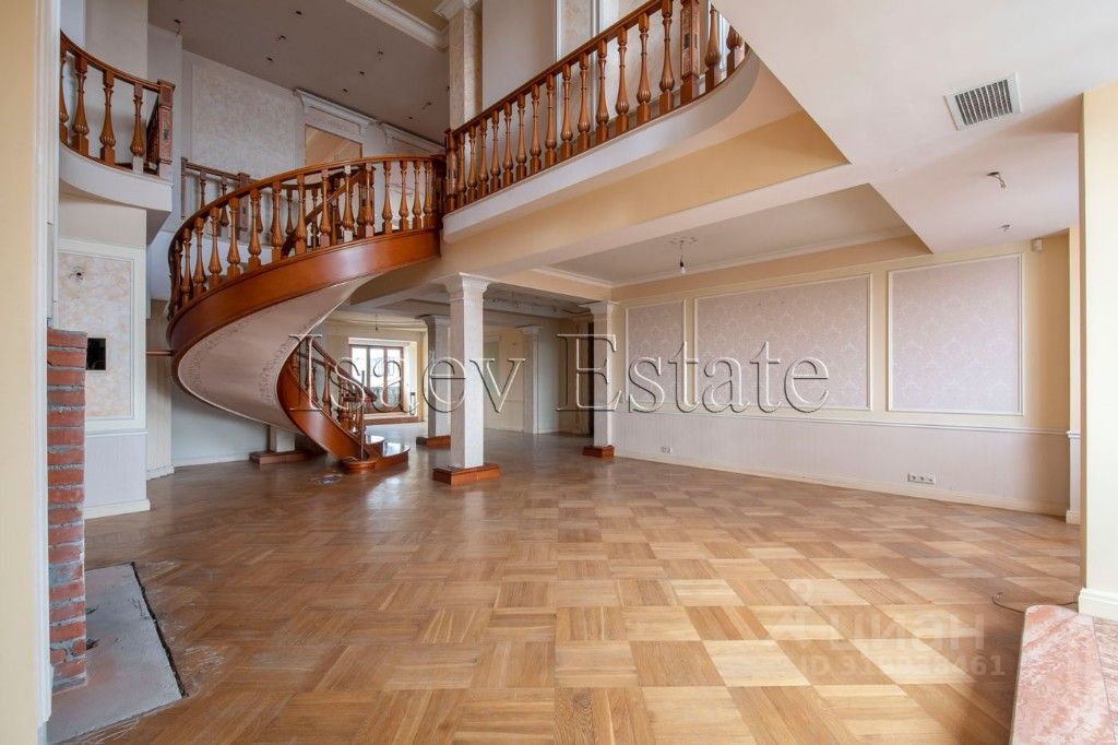 Продажа 5-комн квартиры на вторичном рынке Нижняя Первомайская улица, 64