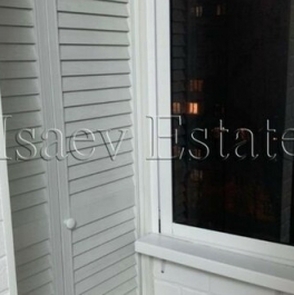 Продажа 4-комн квартиры на вторичном рынке ул Суворовская,  д. 22