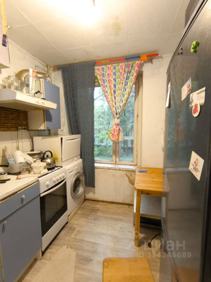 Аренда 3-комн квартиры на вторичном рынке Веерная улица, 32К2