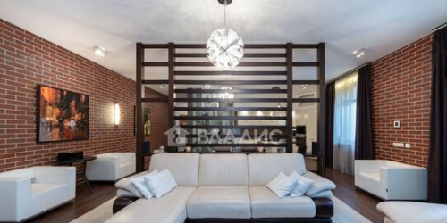 3-комн квартира улица Ивана Бабушкина,  д. 10