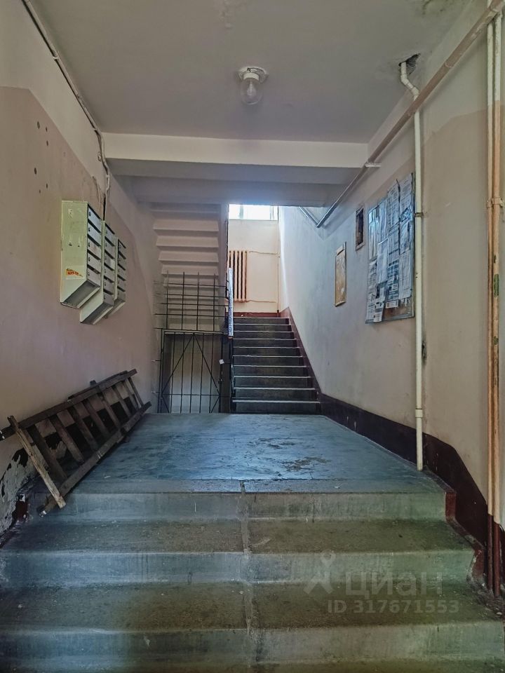 Продажа 1-комн квартиры на вторичном рынке Школьная улица, 64