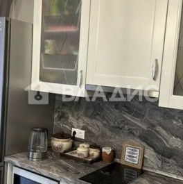 Продажа 1-комн квартиры на вторичном рынке Новоколомяжский проспект,  д. 12 к1