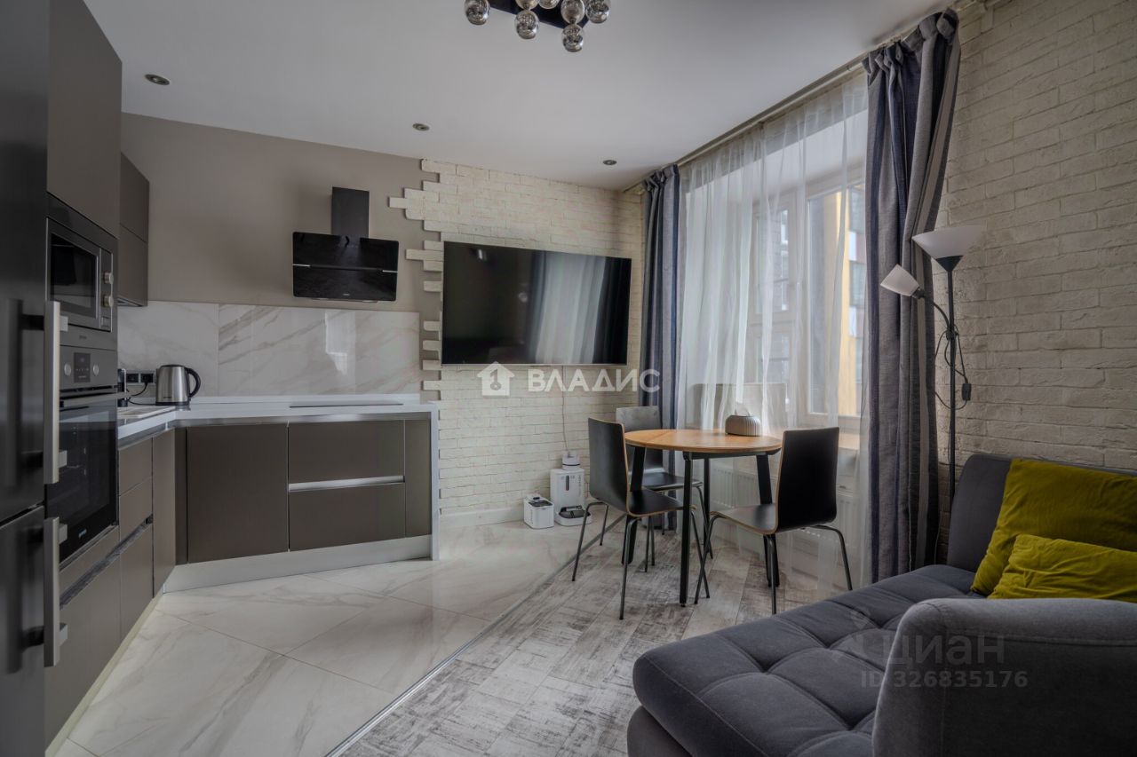 Продажа 2-комн квартиры на вторичном рынке Выборгская улица, 7к2