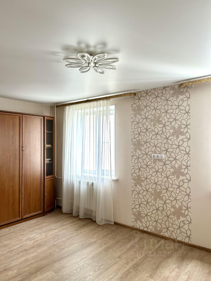 Продажа 3-комн квартиры на вторичном рынке Колпино, Московская улица, 11