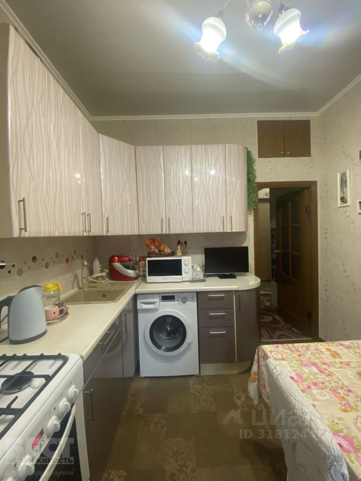 Продажа 2-комн квартиры на вторичном рынке улица Винокурова, 5/6К2