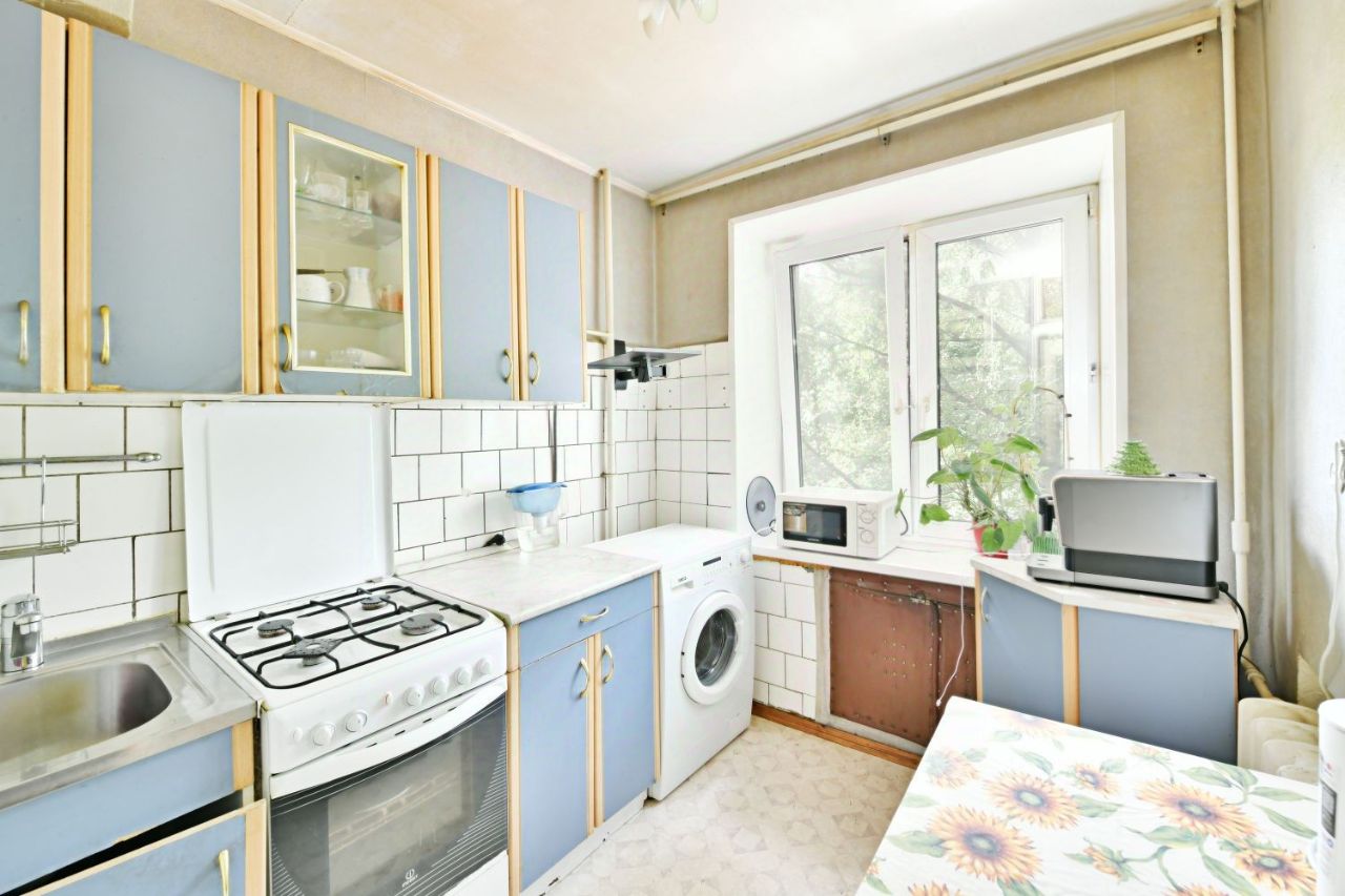 Продажа 2-комн квартиры на вторичном рынке Королев, проспект Королева, 2а