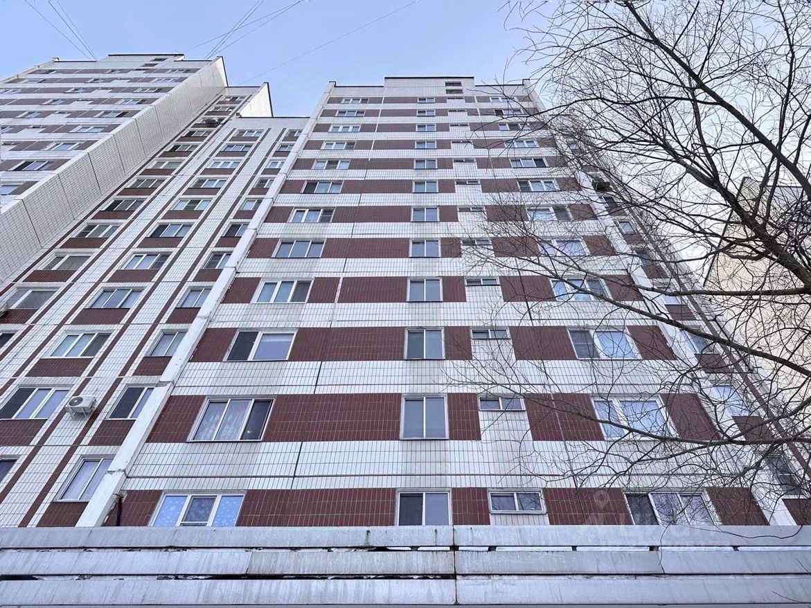 Продажа 3-комн квартиры на вторичном рынке Привольная улица, 27К2