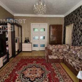Продажа 4-комн квартиры на вторичном рынке 5-й микрорайон, Школьная улица,  д. 68
