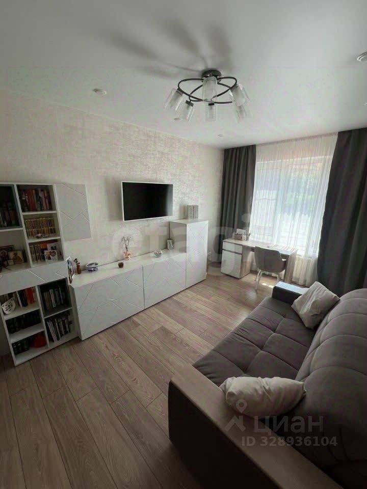 Продажа 1-комн квартиры на вторичном рынке Жуковский, улица Гагарина,  д. 62