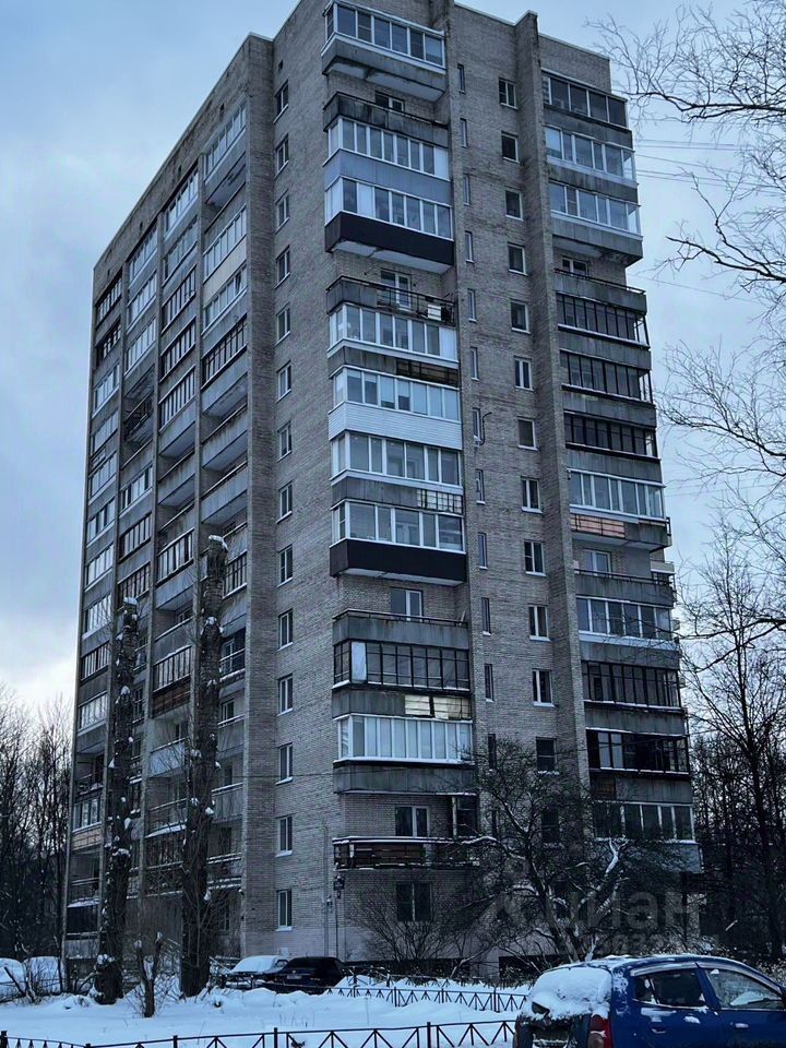 Продажа 2-комн квартиры на вторичном рынке проспект Космонавтов, 26