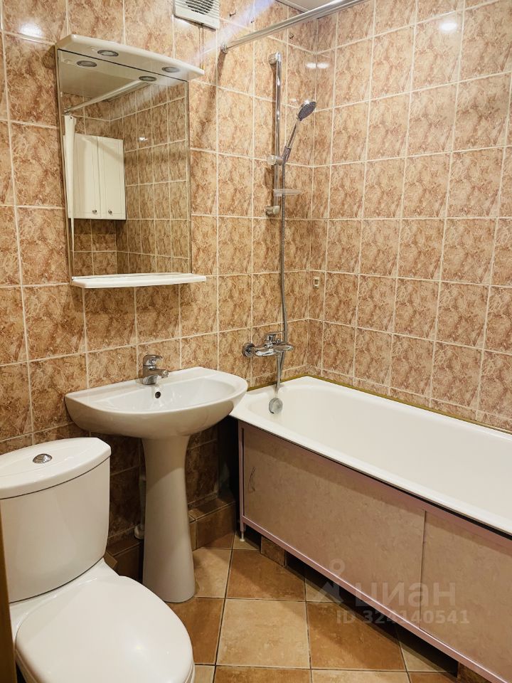 Продажа 1-комн квартиры на вторичном рынке улица Алабяна, 17К2