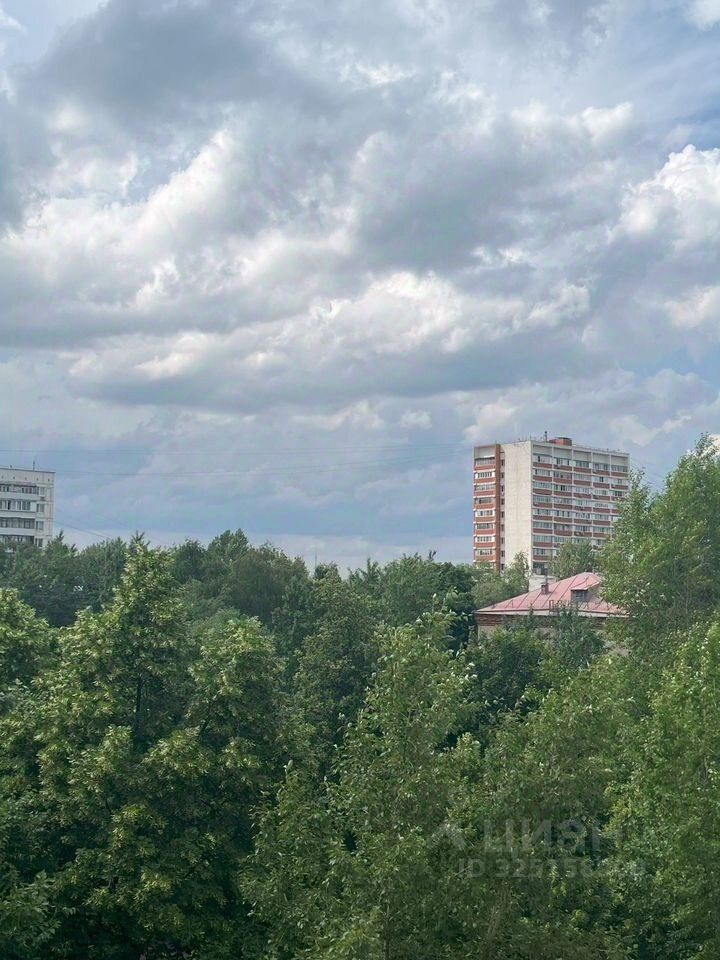 Продажа 4-комн квартиры на вторичном рынке Мастеровая улица, 11А