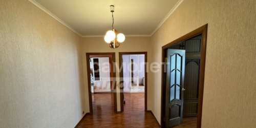 3-комн квартира улица Авиаторов,  д. 12
