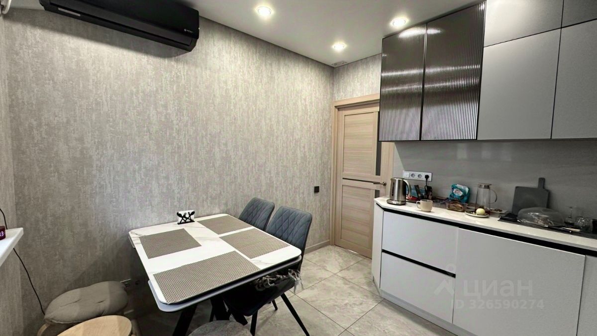 Продажа 3-комн квартиры на вторичном рынке улица Поляны, 7