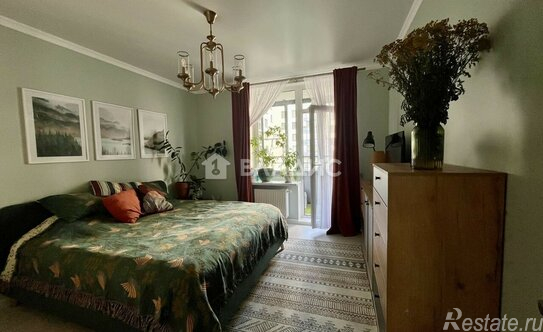 Продажа 3-комн квартиры на вторичном рынке Кременчугская улица