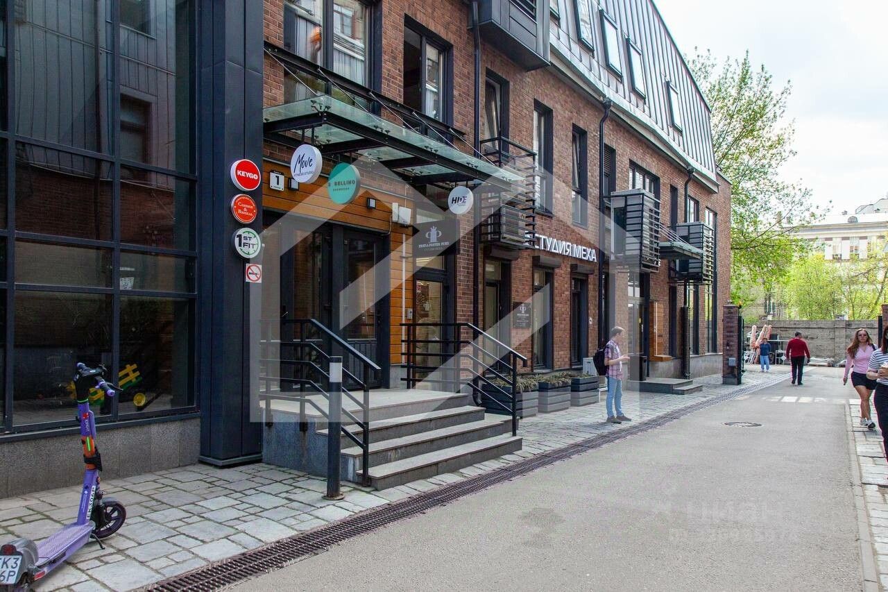 Продажа 2-комн квартиры на вторичном рынке проезд Аэропорта, 8