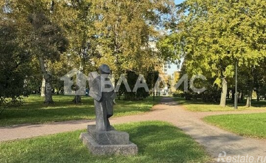 Продажа 2-комн квартиры на вторичном рынке Апрельская улица,  д. 5