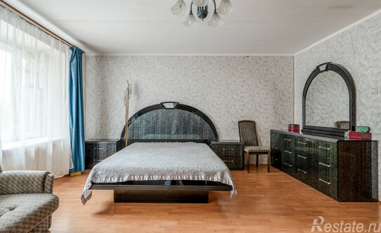 Продажа 3-комн квартиры на вторичном рынке Долгоозёрная улица