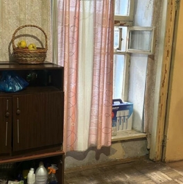 Продажа 5-комн квартиры на вторичном рынке Спасский пер,  д. 10