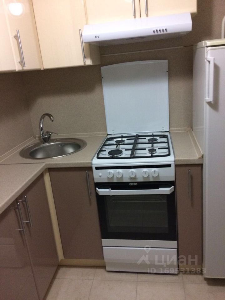 Аренда 2-комн квартиры на вторичном рынке улица Генерала Глаголева, 25К1