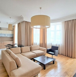 Аренда 2-комн квартиры на вторичном рынке Каменщики Б. ул,  д. 2