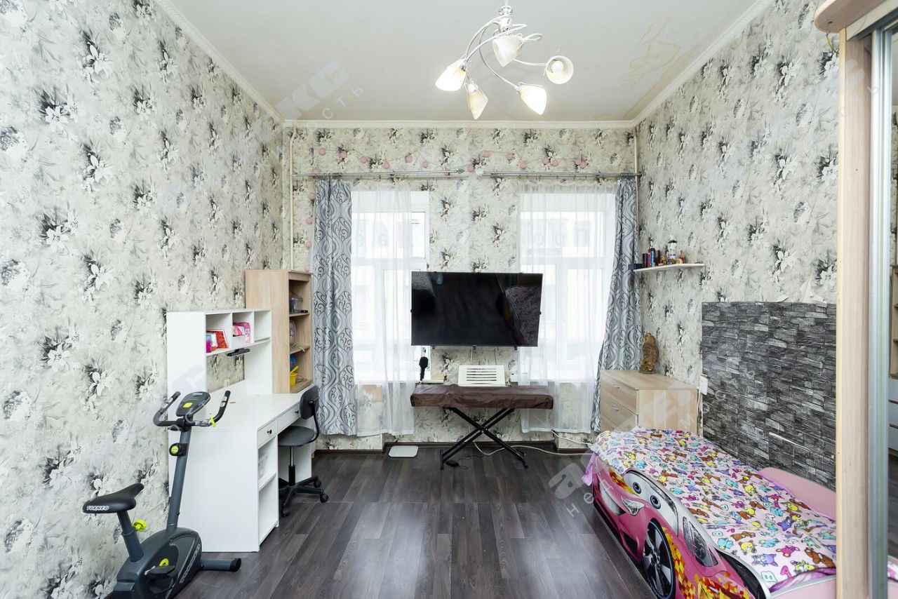 Продажа 4-комн квартиры на вторичном рынке Вознесенский проспект, 47