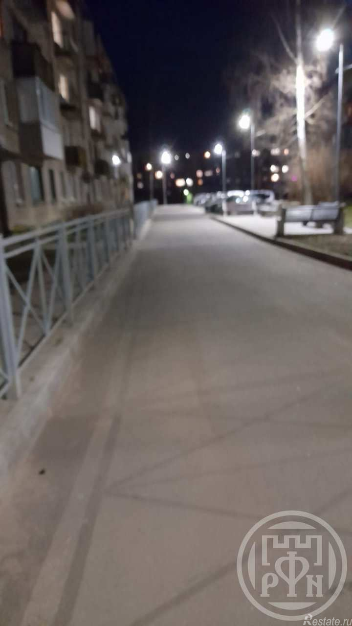 Продажа 3-комн квартиры на вторичном рынке Сланцы г., Баранова ул. ,  д. 4,  к. 1