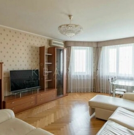 Продажа 3-комн квартиры на вторичном рынке улица Дмитрия Ульянова