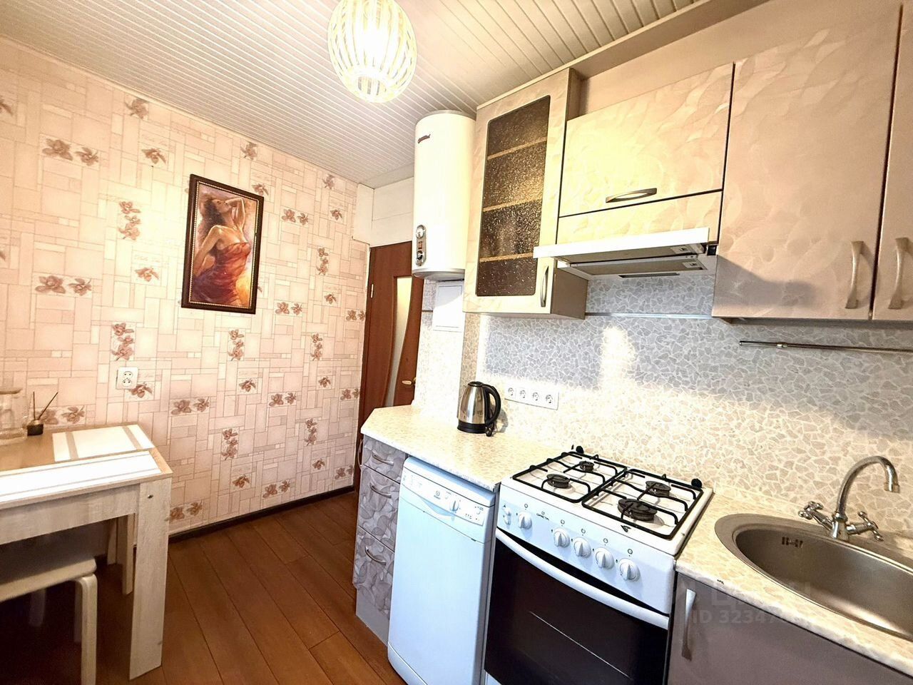 Продажа 1-комн квартиры на вторичном рынке 2-й мкр,  д. 11