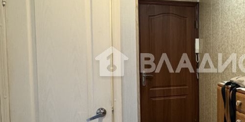 4-комн квартира улица Маршала Новикова, 5