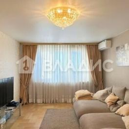 Продажа 4-комн квартиры на вторичном рынке улица Маршала Захарова,  д. 6 к3