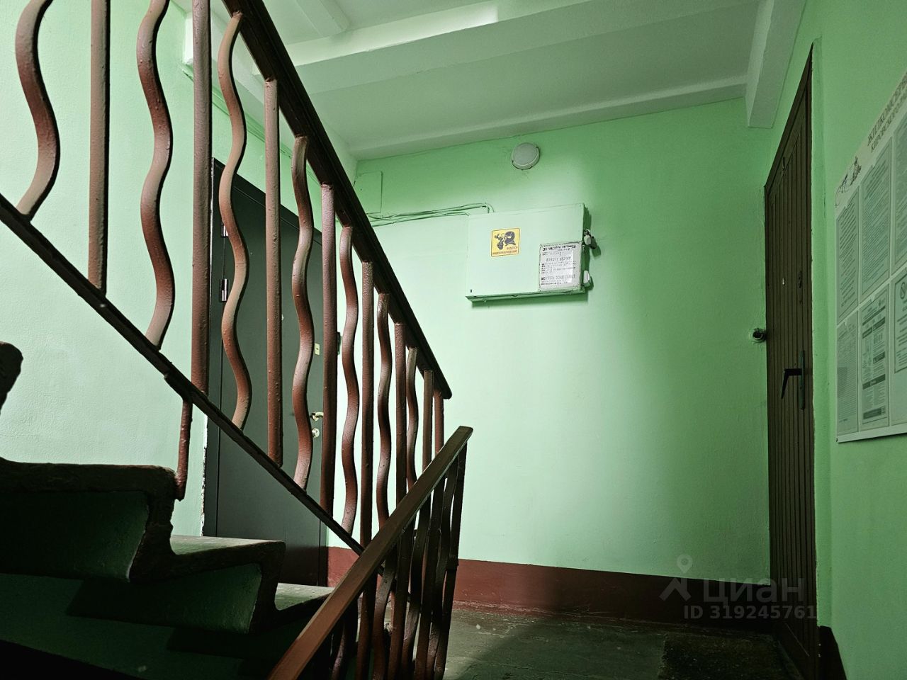 Продажа 3-комн квартиры на вторичном рынке Трамвайный проспект, 21К1