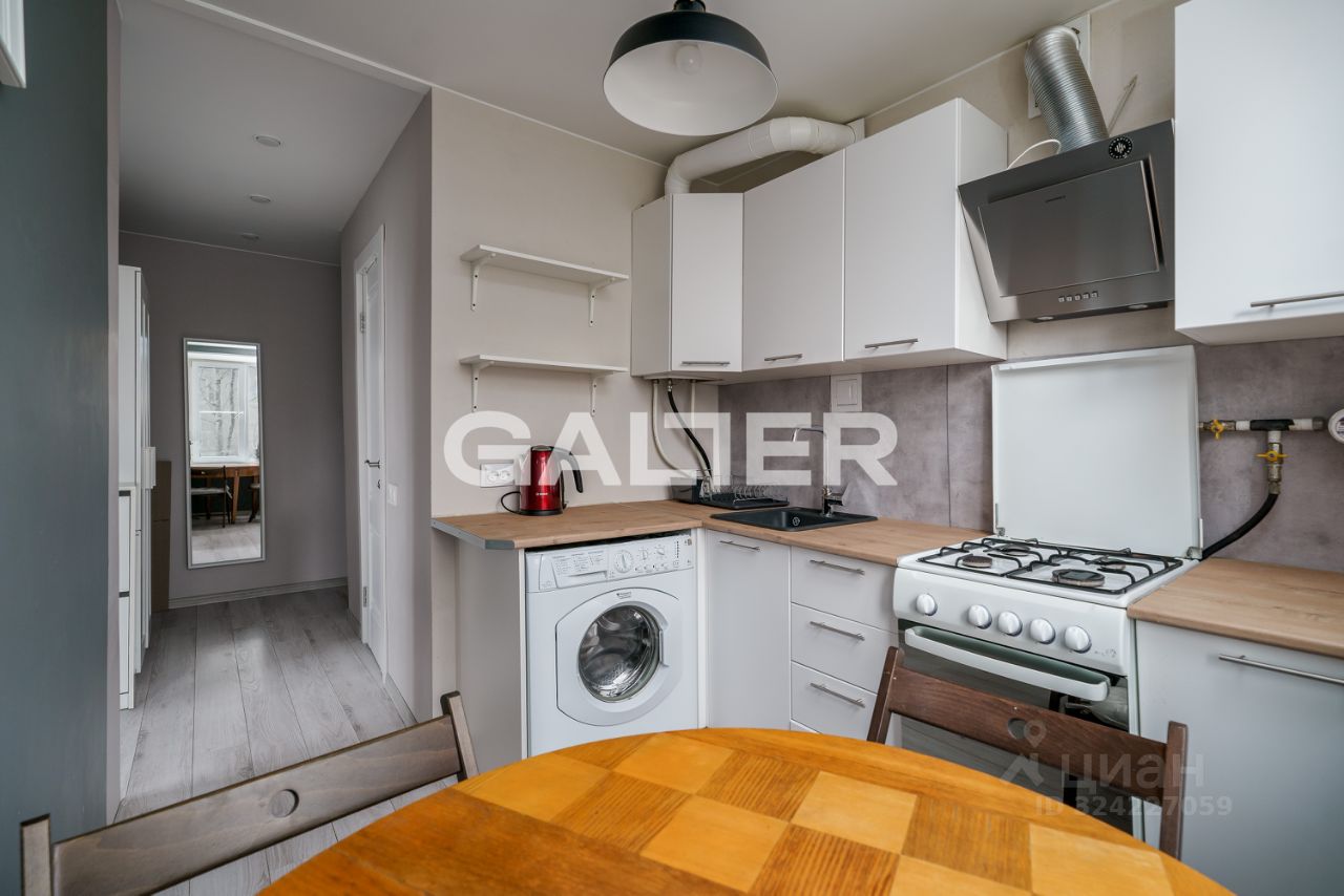 Продажа 1-комн квартиры на вторичном рынке Наличная улица, 35К2