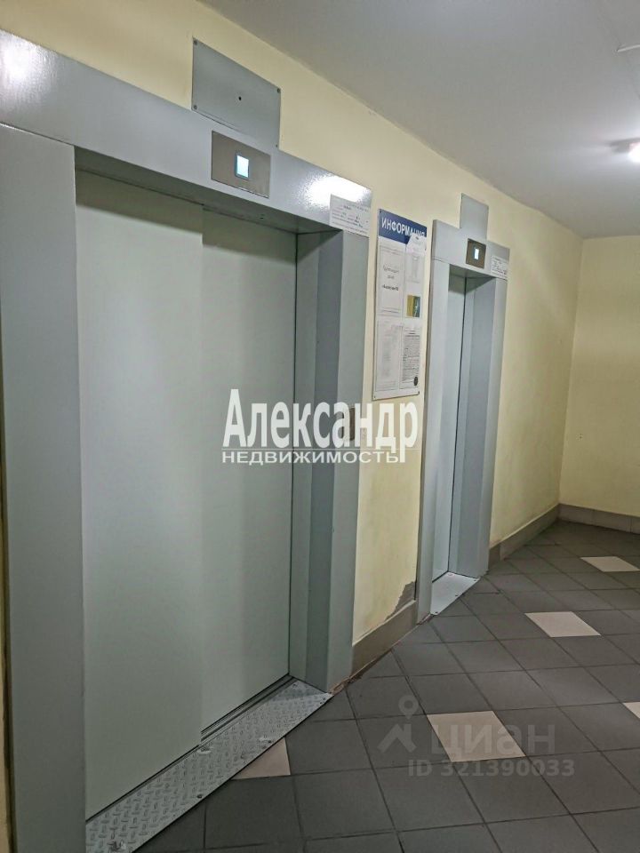 Продажа 3-комн квартиры на вторичном рынке улица Савушкина, 115К4