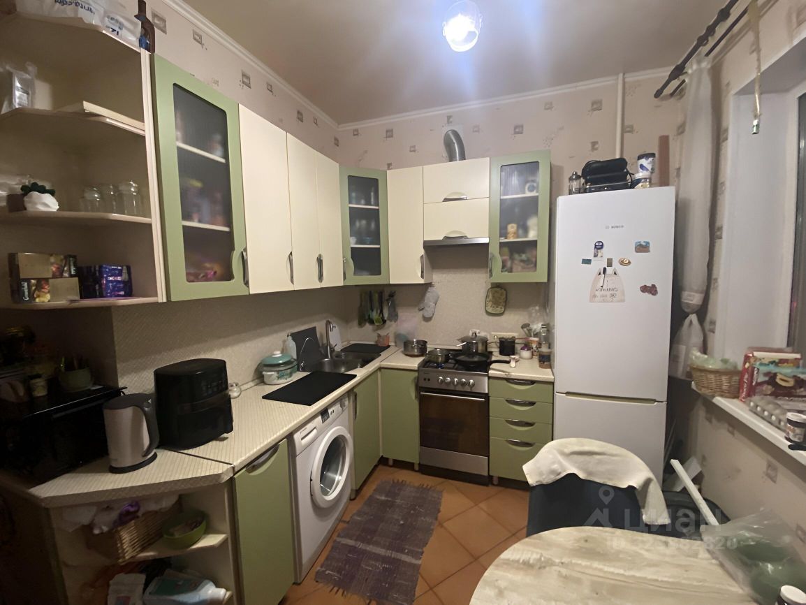 Продажа 4-комн квартиры на вторичном рынке проспект Юрия Гагарина, 11