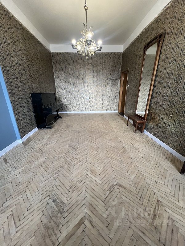 Продажа 2-комн квартиры на вторичном рынке проспект Средний Васильевского острова, 35