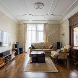 Аренда 4-комн квартиры на вторичном рынке Кирочная улица,  д. 64