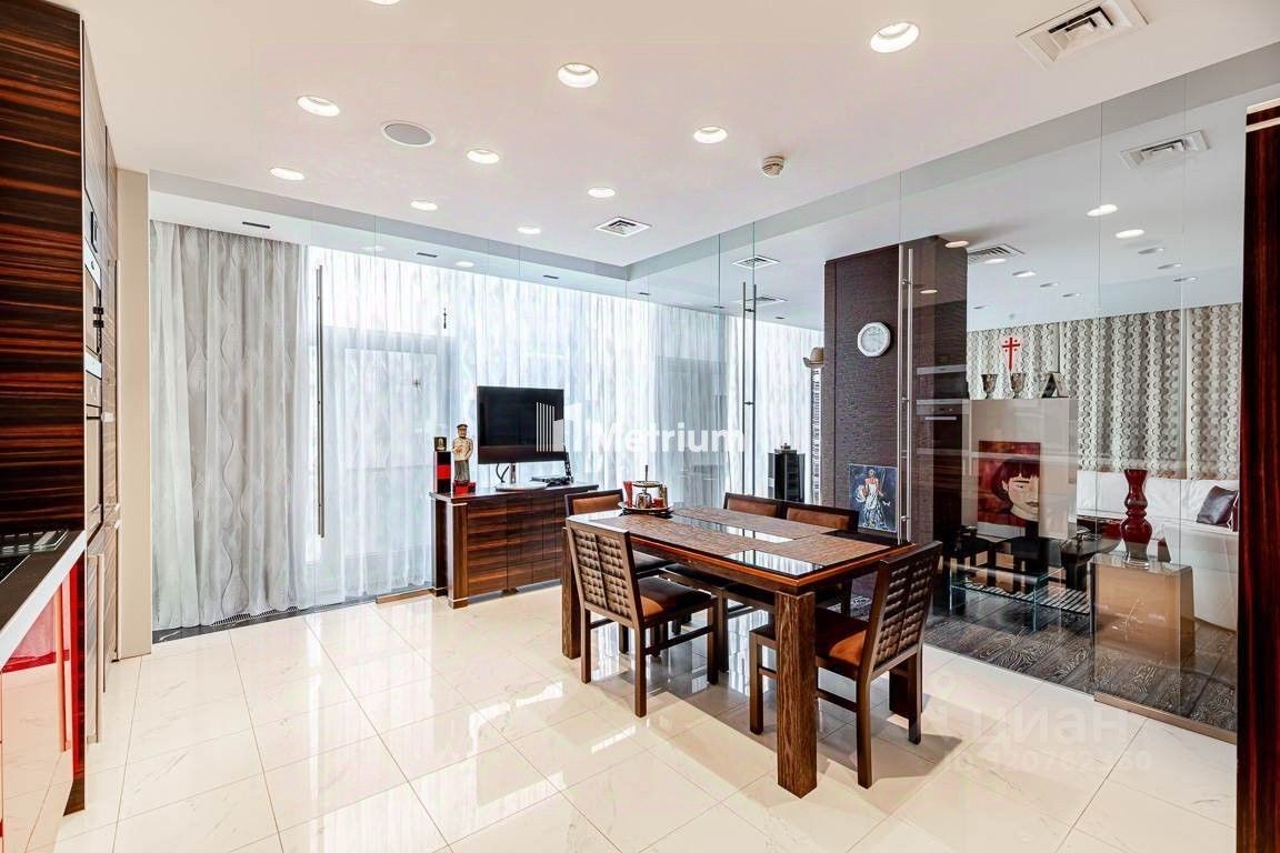Продажа 3-комн квартиры на вторичном рынке улица Климашкина, 17С2
