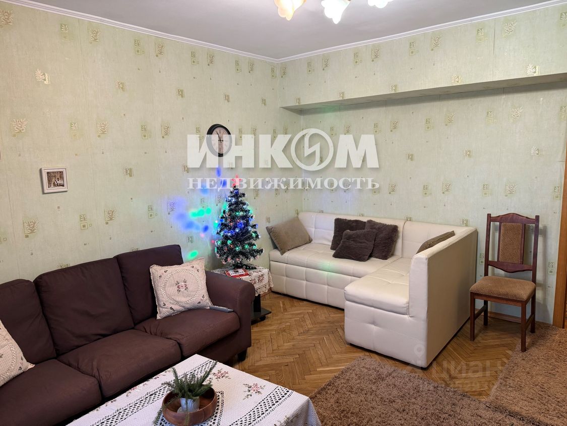 Продажа 2-комн квартиры на вторичном рынке улица Льва Толстого, 3