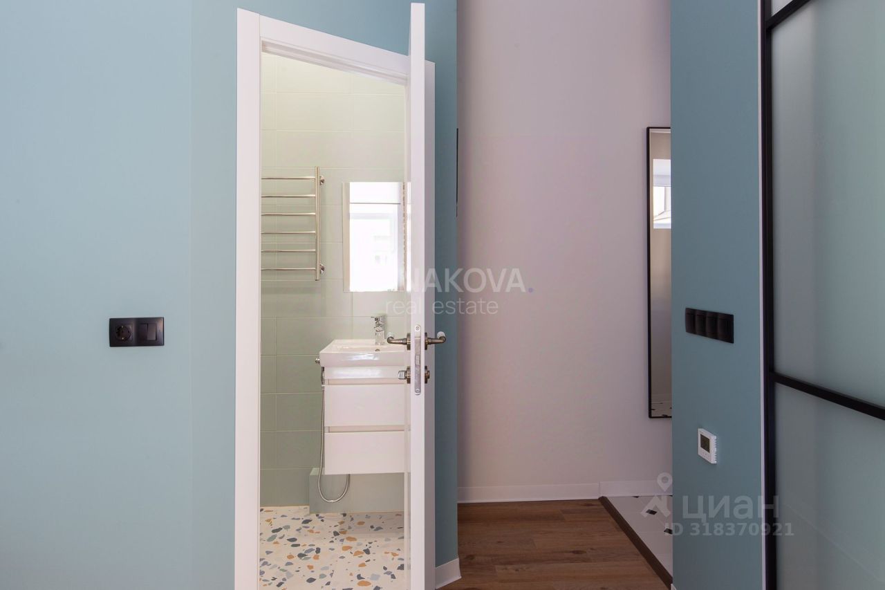 Продажа 2-комн квартиры на вторичном рынке переулок Басков, 26